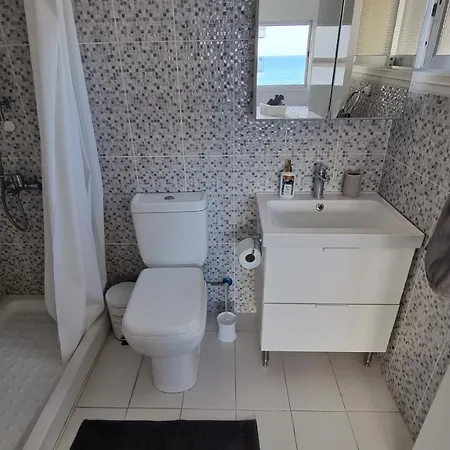 Apartment Stylish W/ Sea View + Pool + 200mbit *