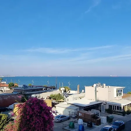Stylish W/ Sea View + Pool + 200mbit Apartment *