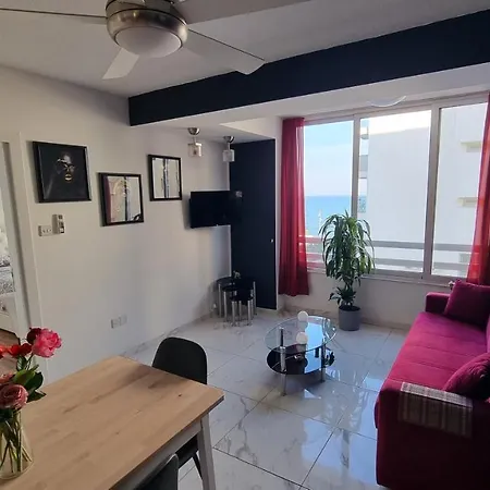 Stylish W/ Sea View + Pool + 200mbit * Larnaca