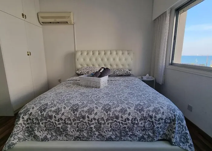 Stylish W/ Sea View + Pool + 200mbit アパート