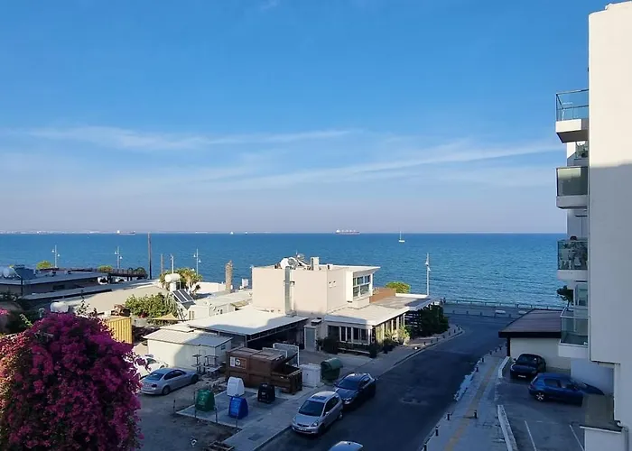 Stylish W/ Sea View + Pool + 200mbit